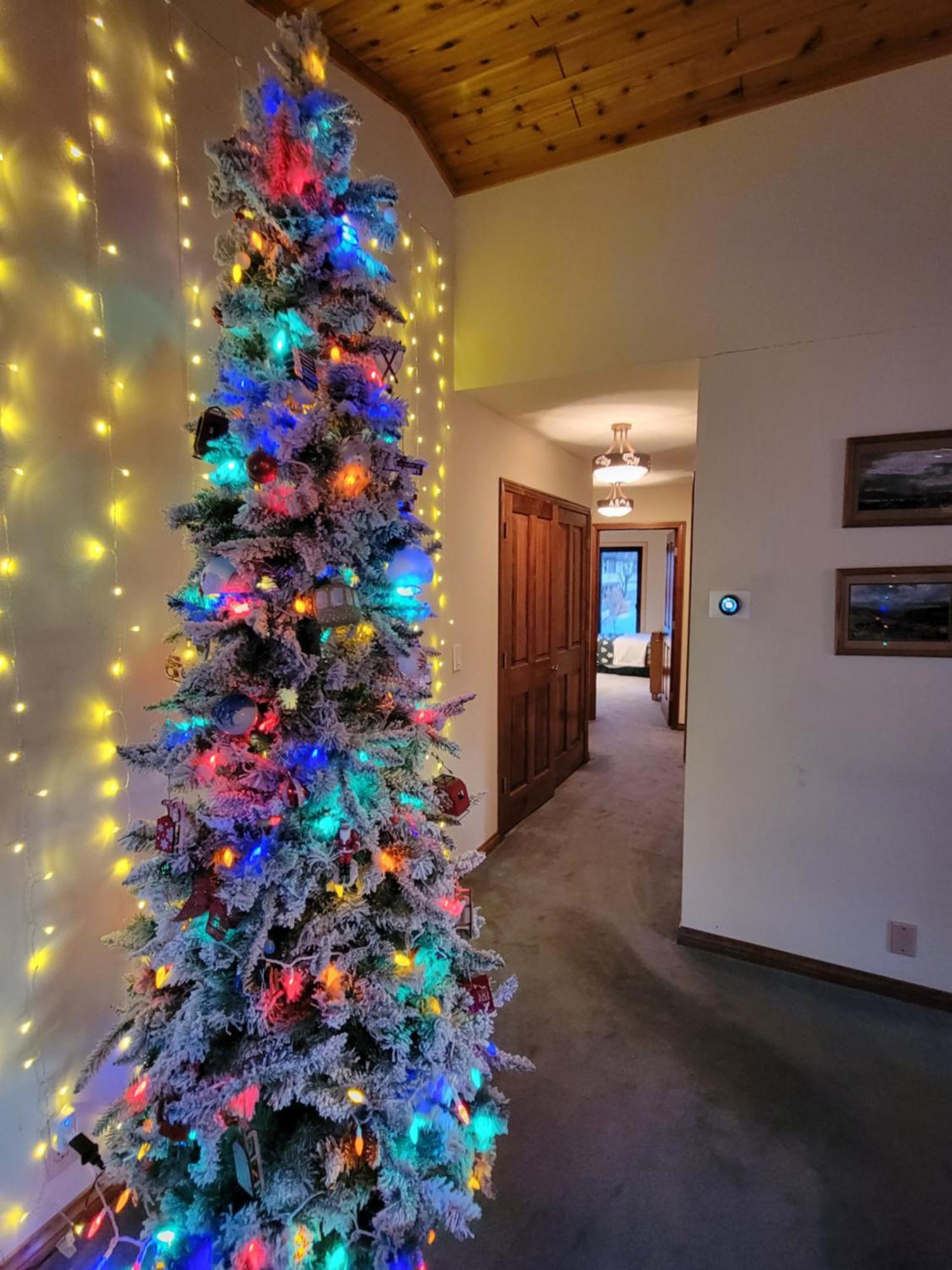 Four Seasons Getaway-Private Hot Spa With Pine Tree Views-Walk To Village And Pineknot Trailhead-Plus King Bed! Big Bear Lake Exterior photo